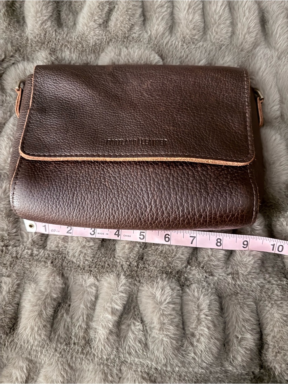 Portland Leather Cold brew Leather Crossbody Bag - Picture 9 of 10